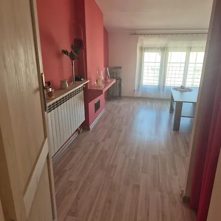 100 M Dla 4 - 8 Osob Apartment